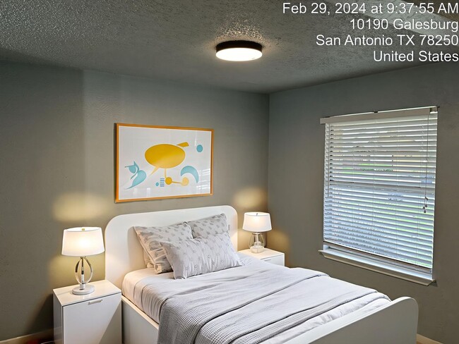 Building Photo - Comfort and Convenience Awaits YOU!