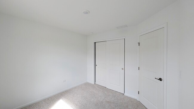 Building Photo - 525 Red Oak Cir
