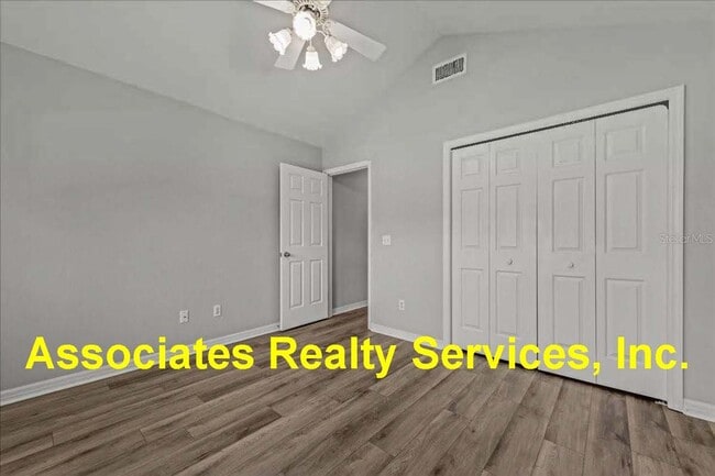 Building Photo - Turkey Creek-Three Bedroom - Two Bath 1560 sf