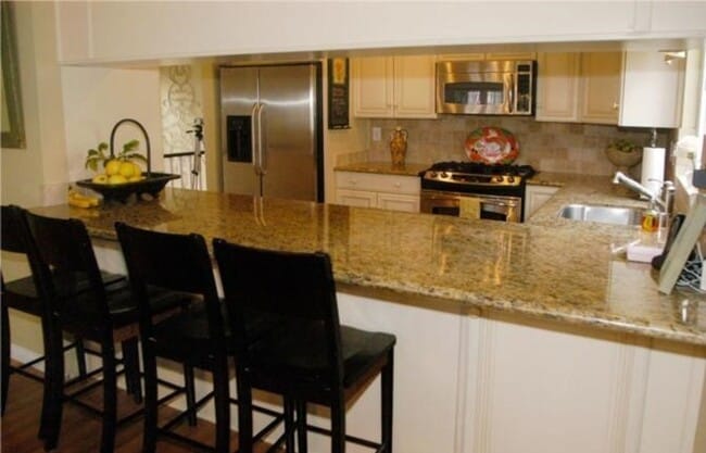 Building Photo - Golden Hills 3 Bdrm Home!