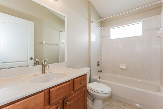 Building Photo - 10445 Meadow Spring Dr