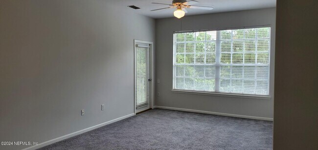 Building Photo - 10550 Baymeadows Rd