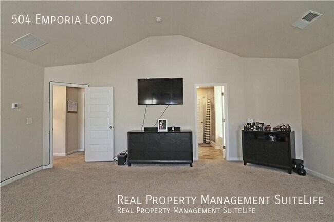 Building Photo - 504 Emporia Loop