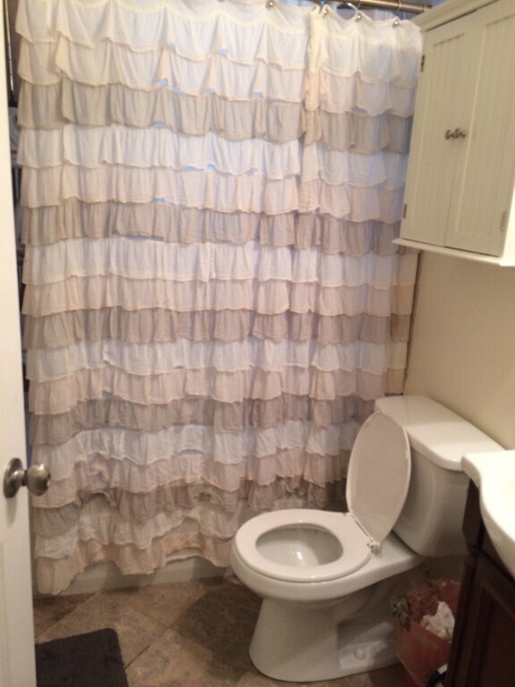 Building Photo - 178 Hillside St