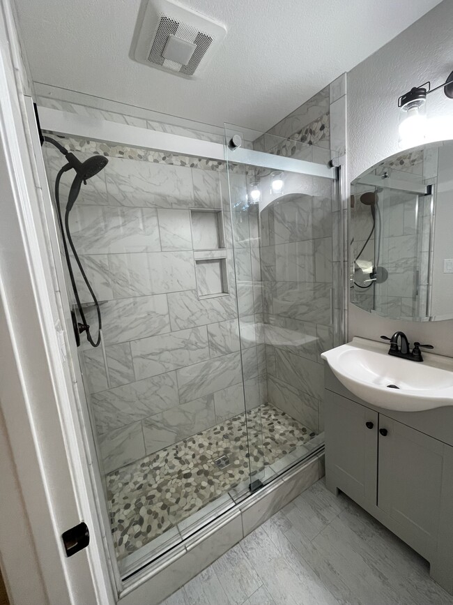 Building Photo - 2971 Bonnie Ln