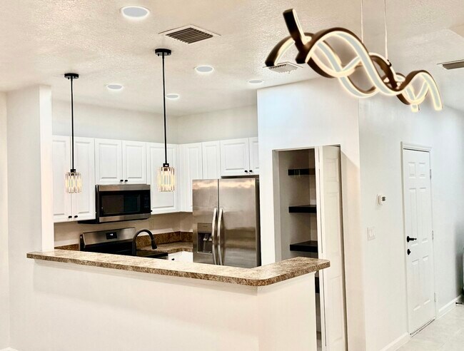 Building Photo - 3102 Coral Ridge Dr