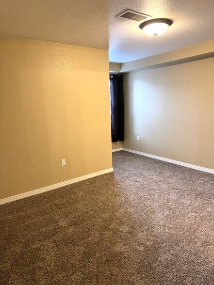 Building Photo - 9558 Pearl Cir