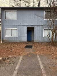 Building Photo - 930 Pine Oak Trail