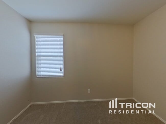 Building Photo - 17030 N Rosemont St