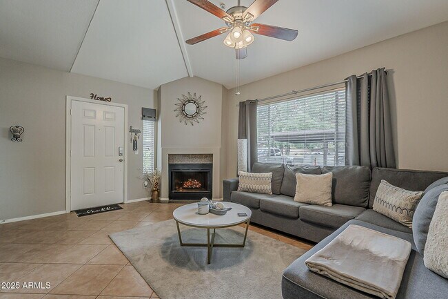 Building Photo - 1825 W Ray Rd