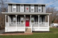Building Photo - 186 Horseneck Rd