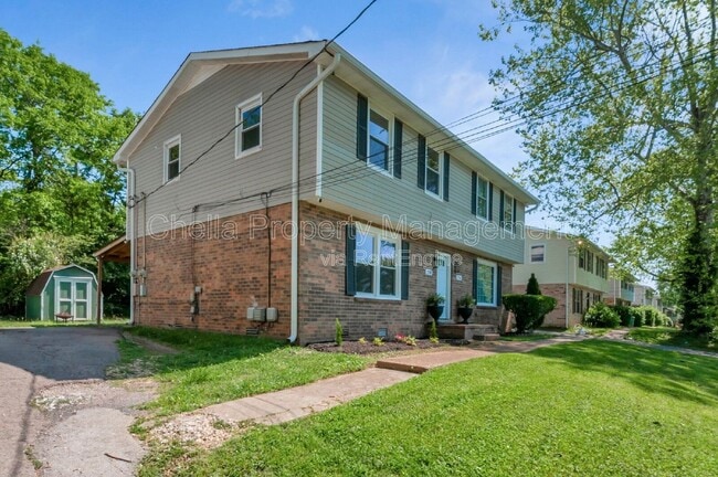Building Photo - 738 McPherson Dr