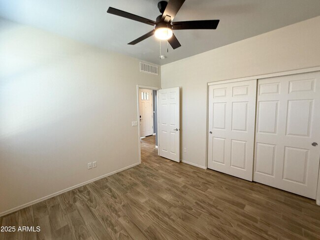 Building Photo - 7516 W Darrel Rd