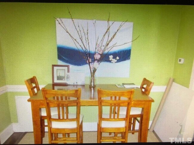 Building Photo - 2707 Wayland Dr