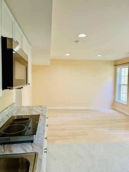 Building Photo - 2416 Neabsco Creek Ct