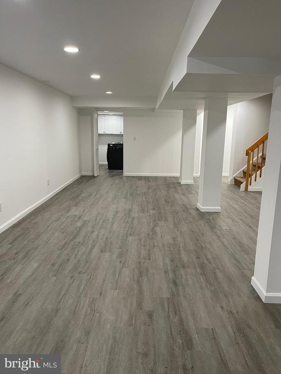 Building Photo - 45 Coriander Dr