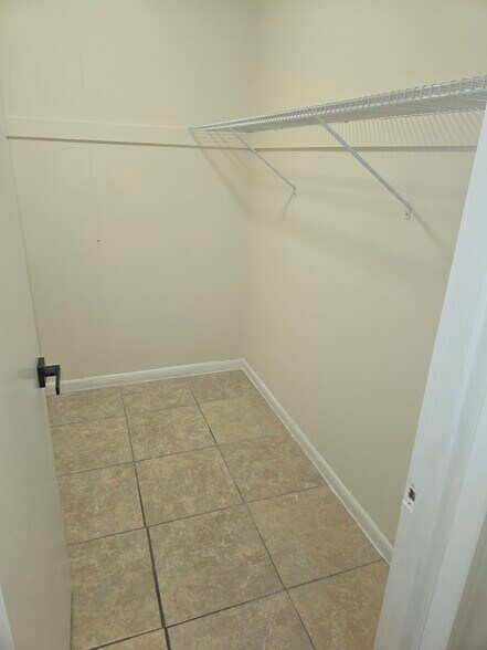 Building Photo - 6314 Newtown Cir