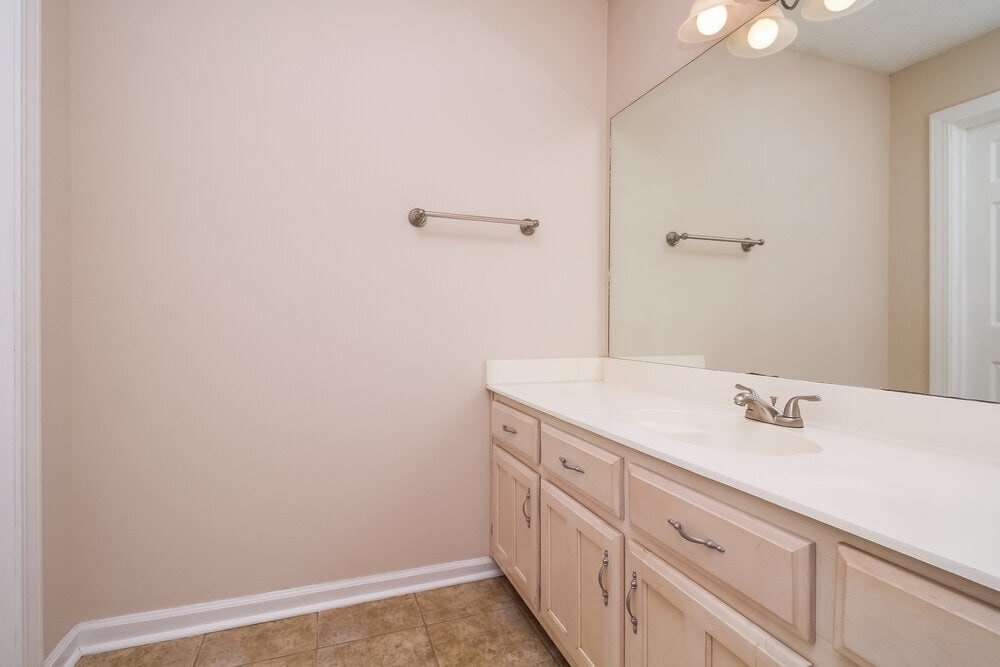 Building Photo - 9441 Club Walk Ct
