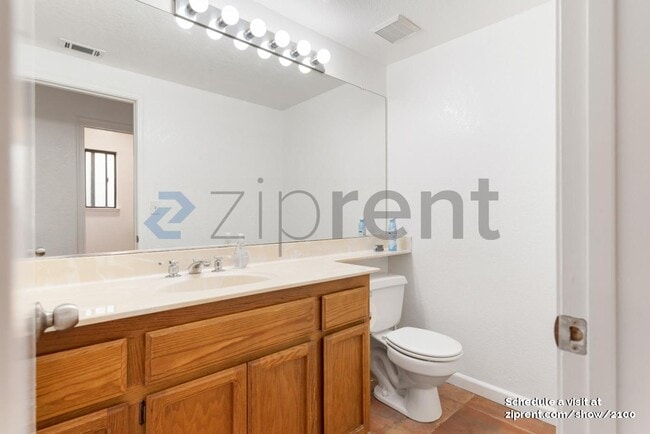 Building Photo - 5429 Cabrillo Sur