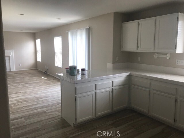 Building Photo - 3571 Hawthorne Dr