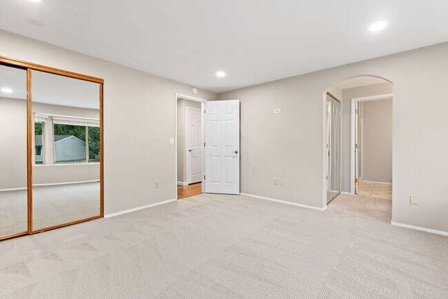 Building Photo - Air Conditioned Urban Retreat in Whispering Pines