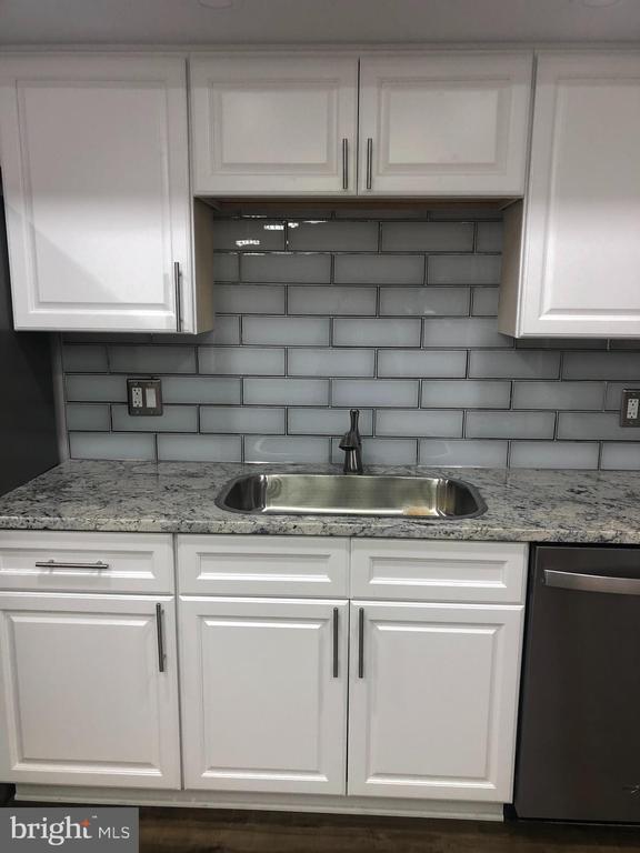 Building Photo - 1 Stonehenge Cir