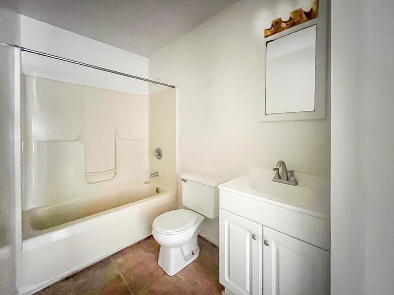 Building Photo - 496 Lancaster Creek Dr