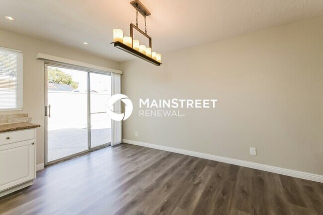 Building Photo - 4 Bedroom Pet-Friendly Home in LAS VEGAS, NV with Main Street Renewal