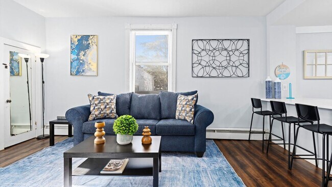 Building Photo - 206 N Dorset Ave