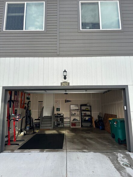 Building Photo - 2027 S Vance Wy