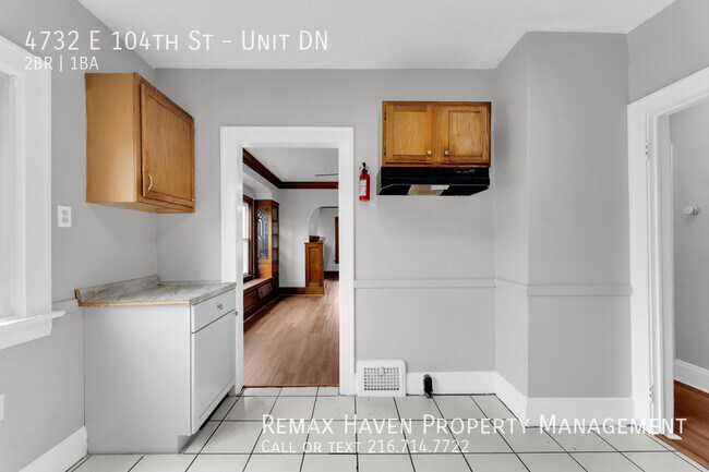 Building Photo - 4732 E 104th St