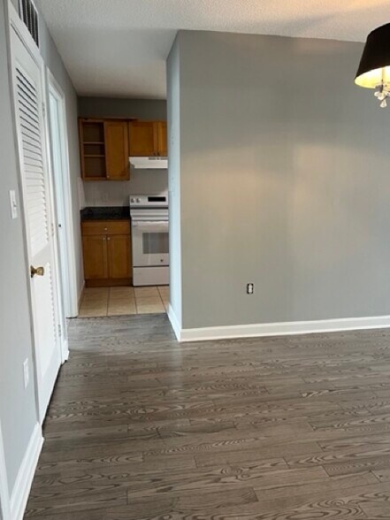 Building Photo - 386 Summer St