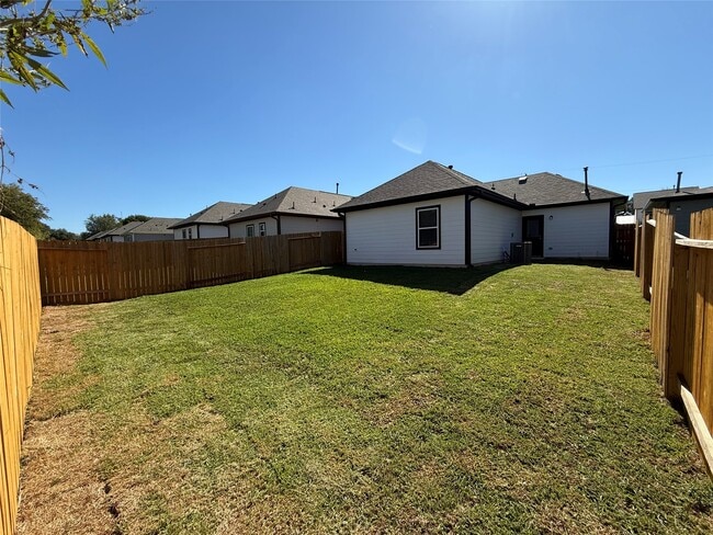 Building Photo - 11840 E Gate Dr