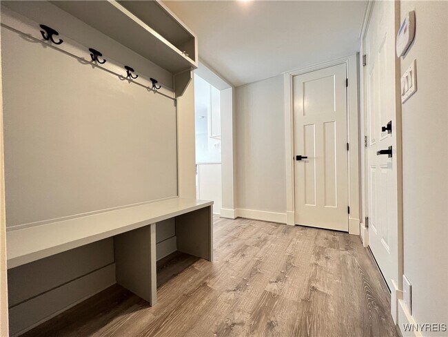 Building Photo - 10985 Main St