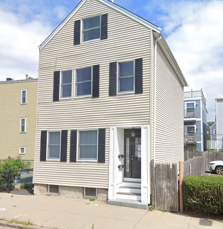 Building Photo - 112 W 7th St