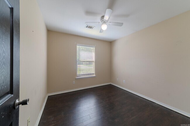 Building Photo - 12 Forest Dr