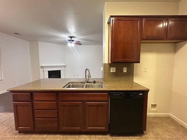 Building Photo - SW Visalia Home coming soon!!