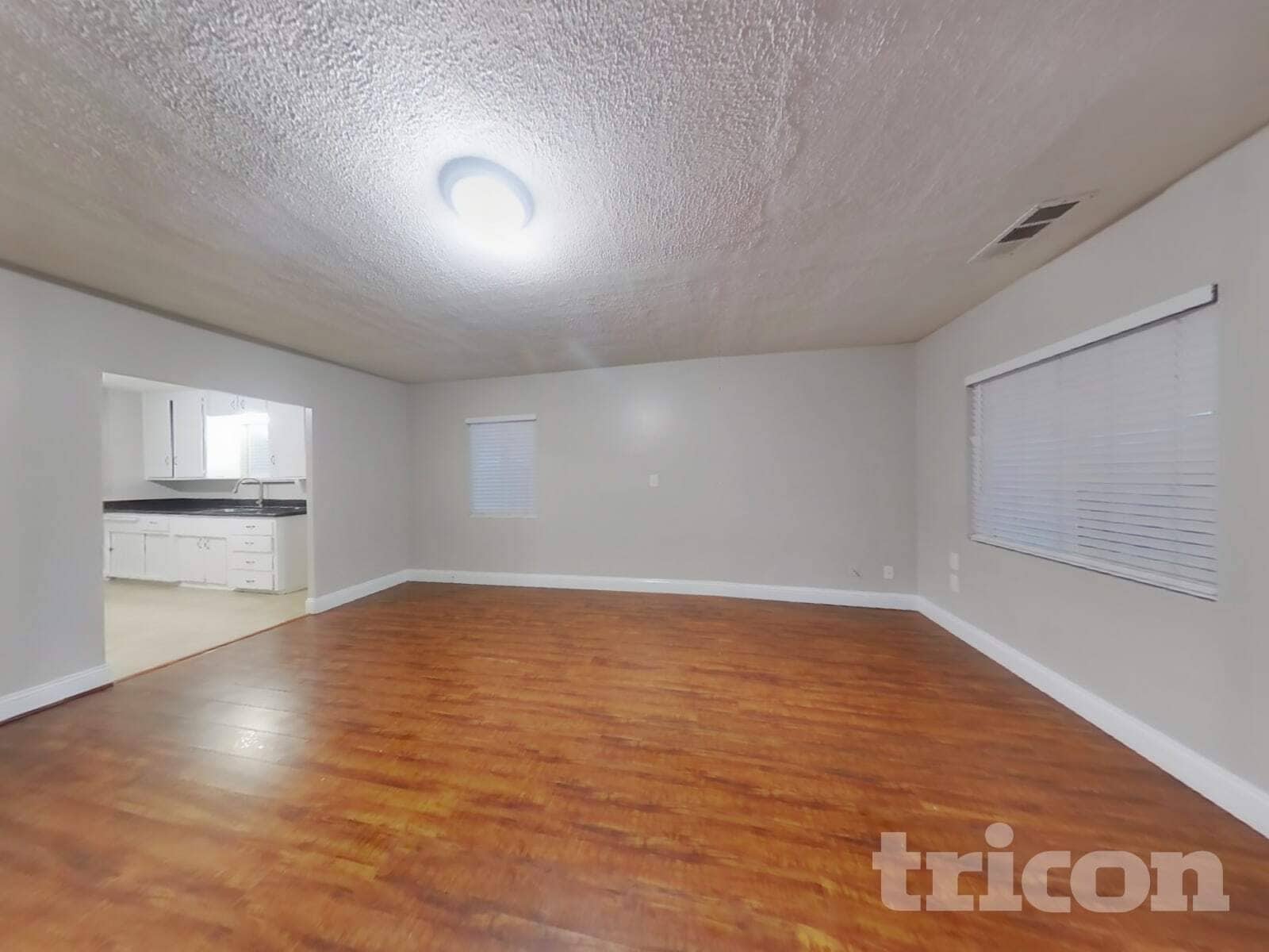 Building Photo - 421 S Abbie St