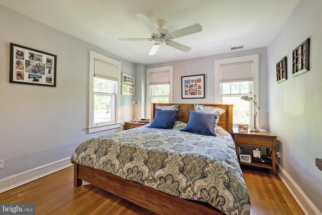 Building Photo - 5534 Nevada Ave NW