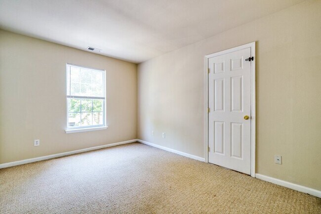 Building Photo - 3701 Bay Crescent