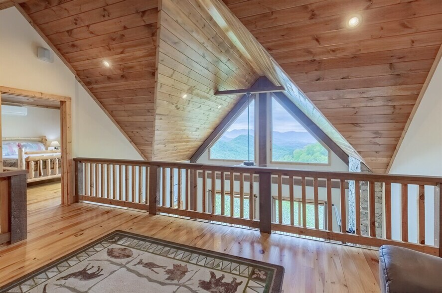 Building Photo - 312 Overlook Ridge Rd