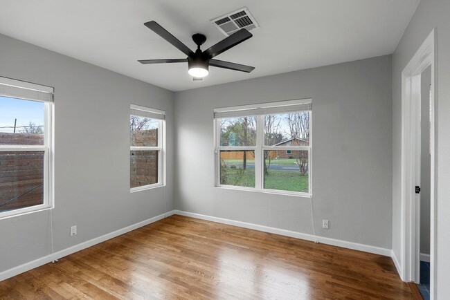 Building Photo - 3404 Touchstone St