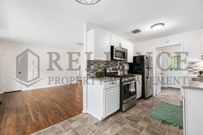 Building Photo - 2309 W Graber St
