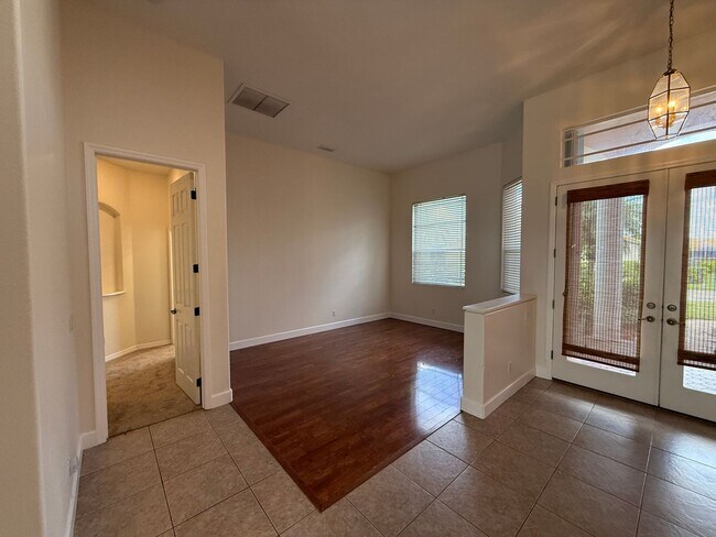 Building Photo - 4 Bedroom 3 Bath Single Family Home Laurel...