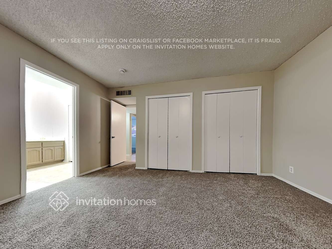 Building Photo - 336 S Travis