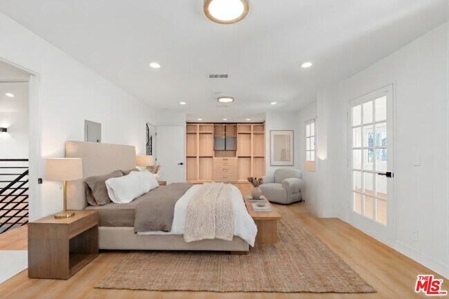 Building Photo - 2522 Armacost Ave