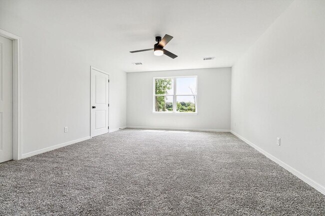Building Photo - 6334 Cebra St