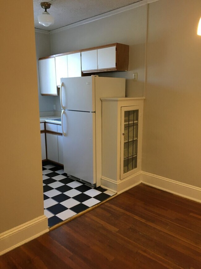 Interior Photo - 430 Ponce