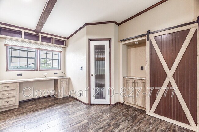Building Photo - 413 Co Rd 6812