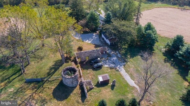 Building Photo - 1025 N Chatham Rd
